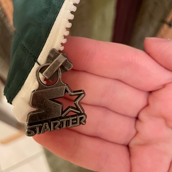 Green Bay Packer Fuzzy Jacket - Picture 3 of 4